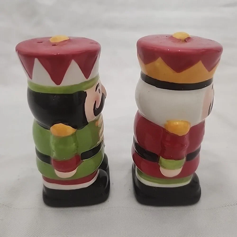 Robert Stanley Ceramic Nutcracker Salt & Pepper Shakers Christmas Holiday